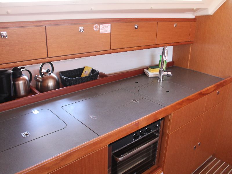 фото Bavaria Cruiser 41 13