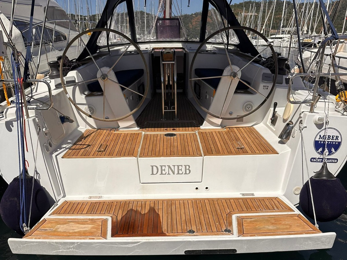 Deneb Ece Marina