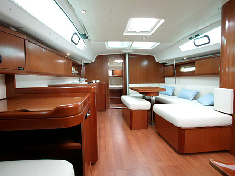 S/Y - Oceanis 40 - 3 Cabins - Built 2010