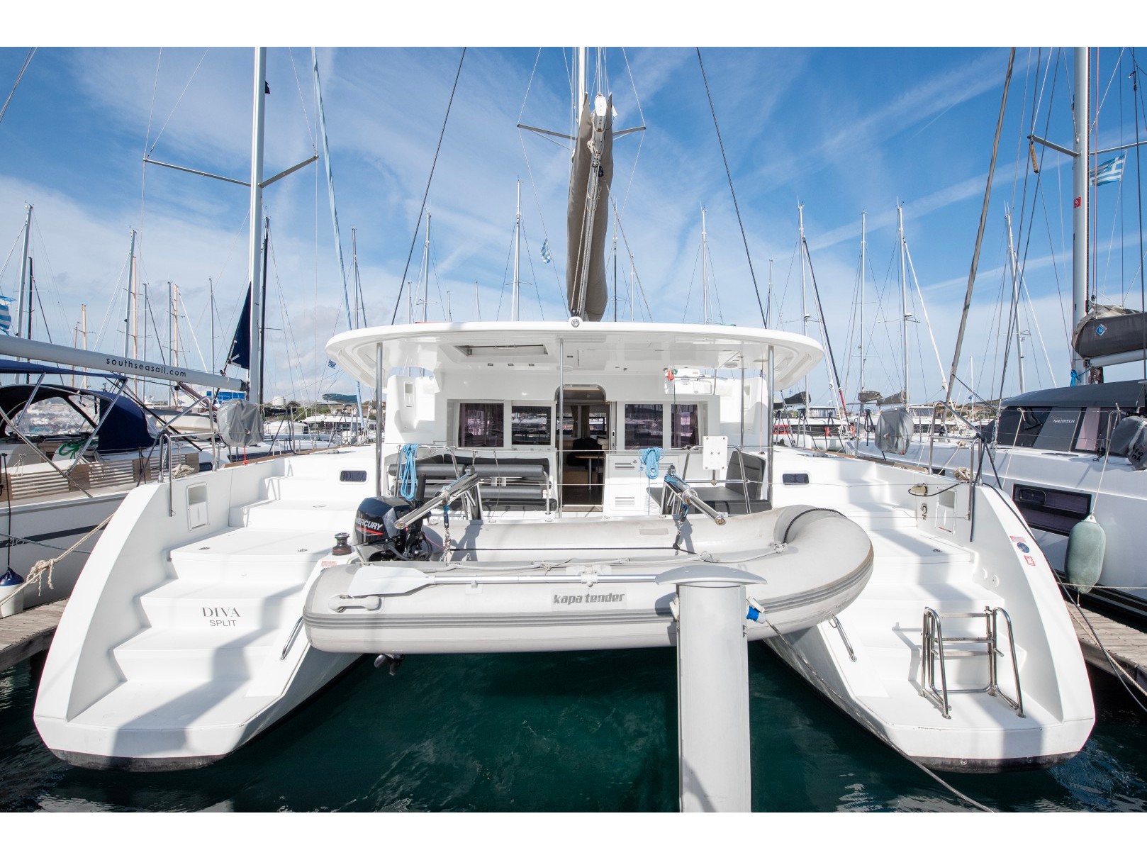 Yacht image 18
