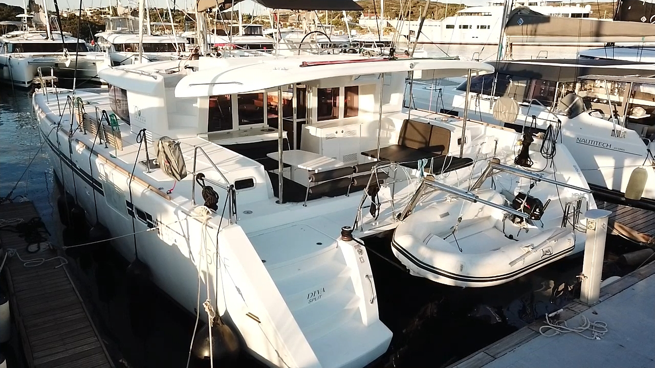 Yacht image 25