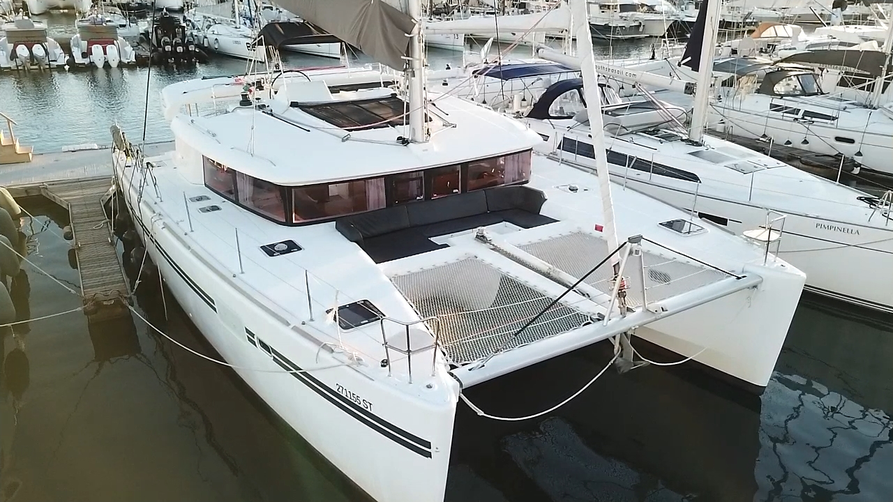 Yacht image 15