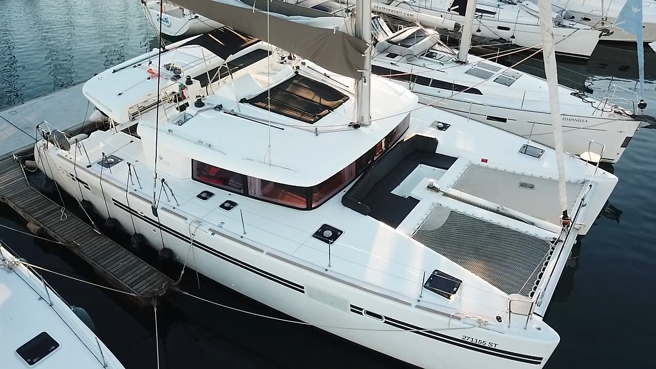 Yacht image 4