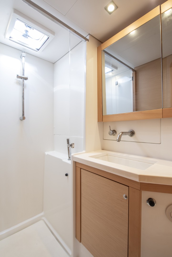 Yacht image 6