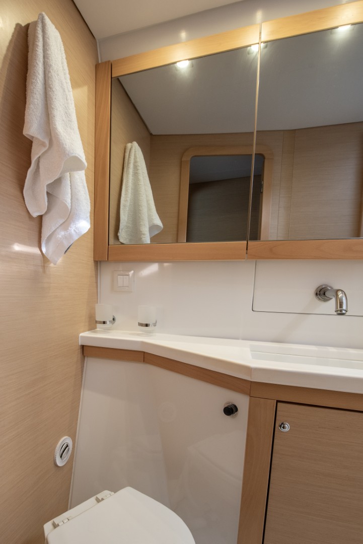 Yacht image 14