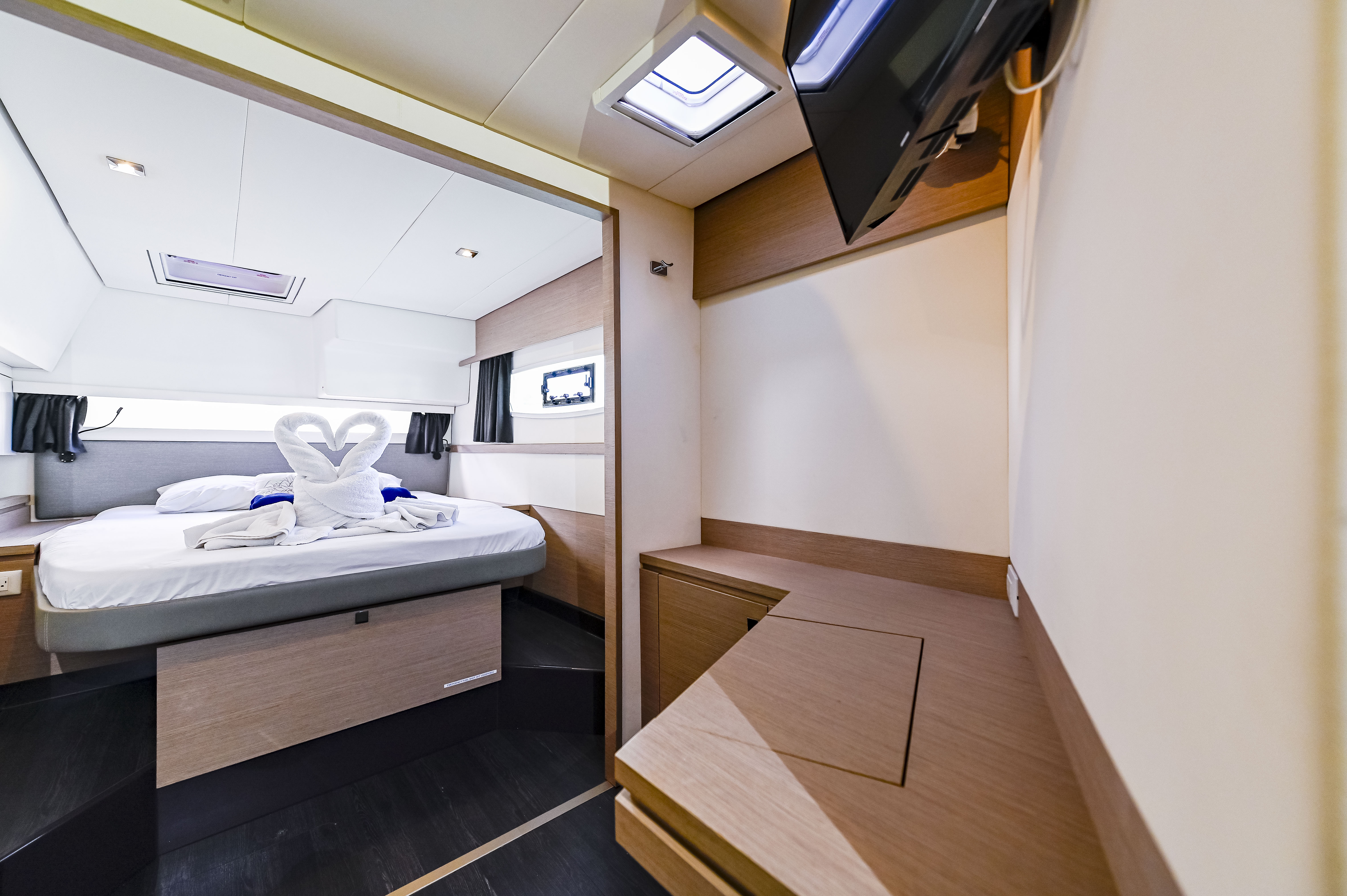 Yacht image 10