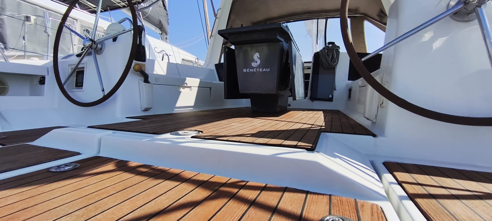 Yacht image 11