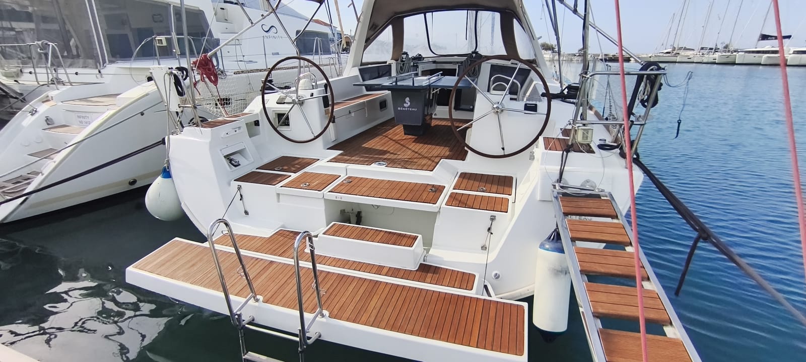 Yacht image 16