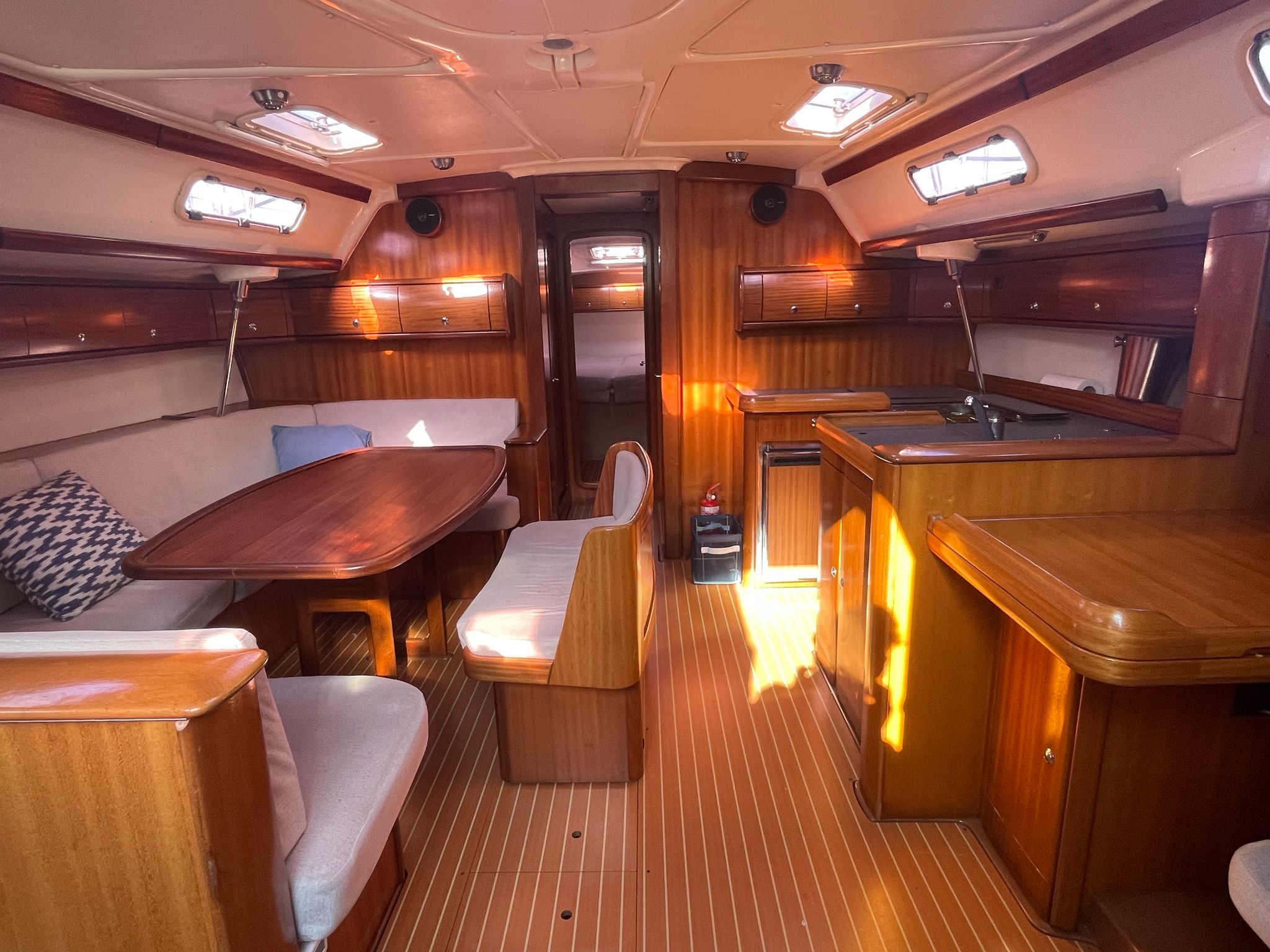 Yacht image 11