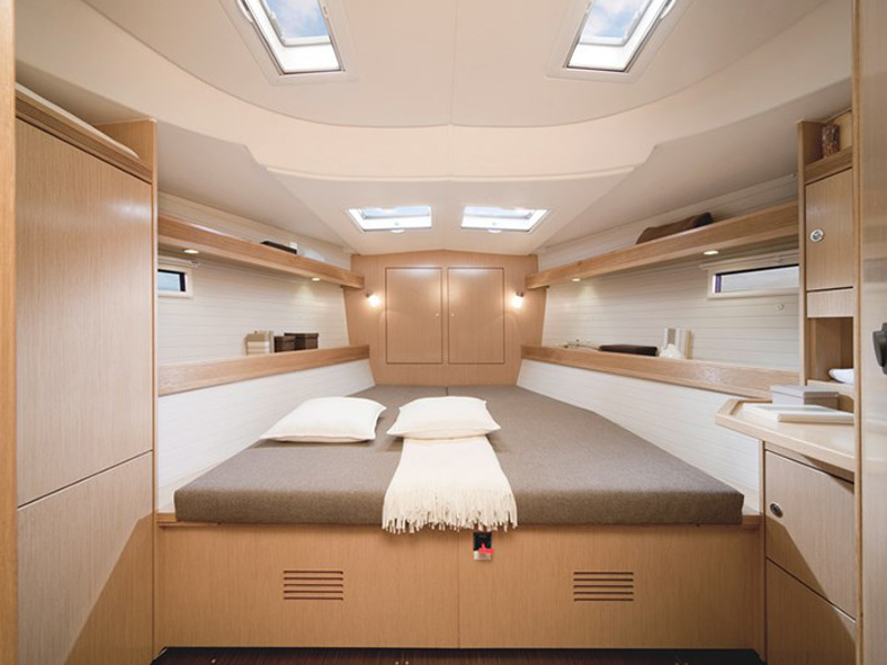 Yacht image 4