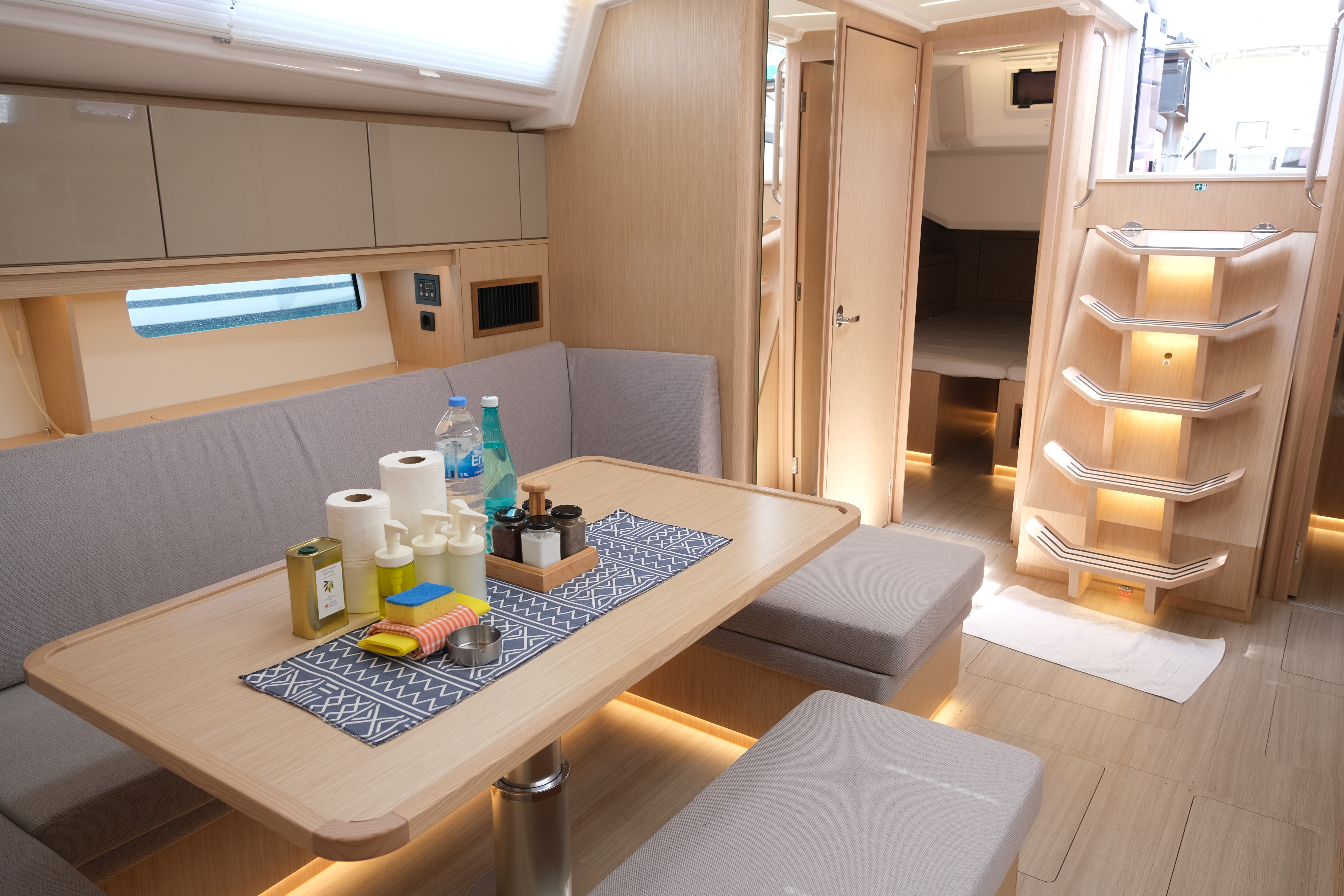Yacht image 8