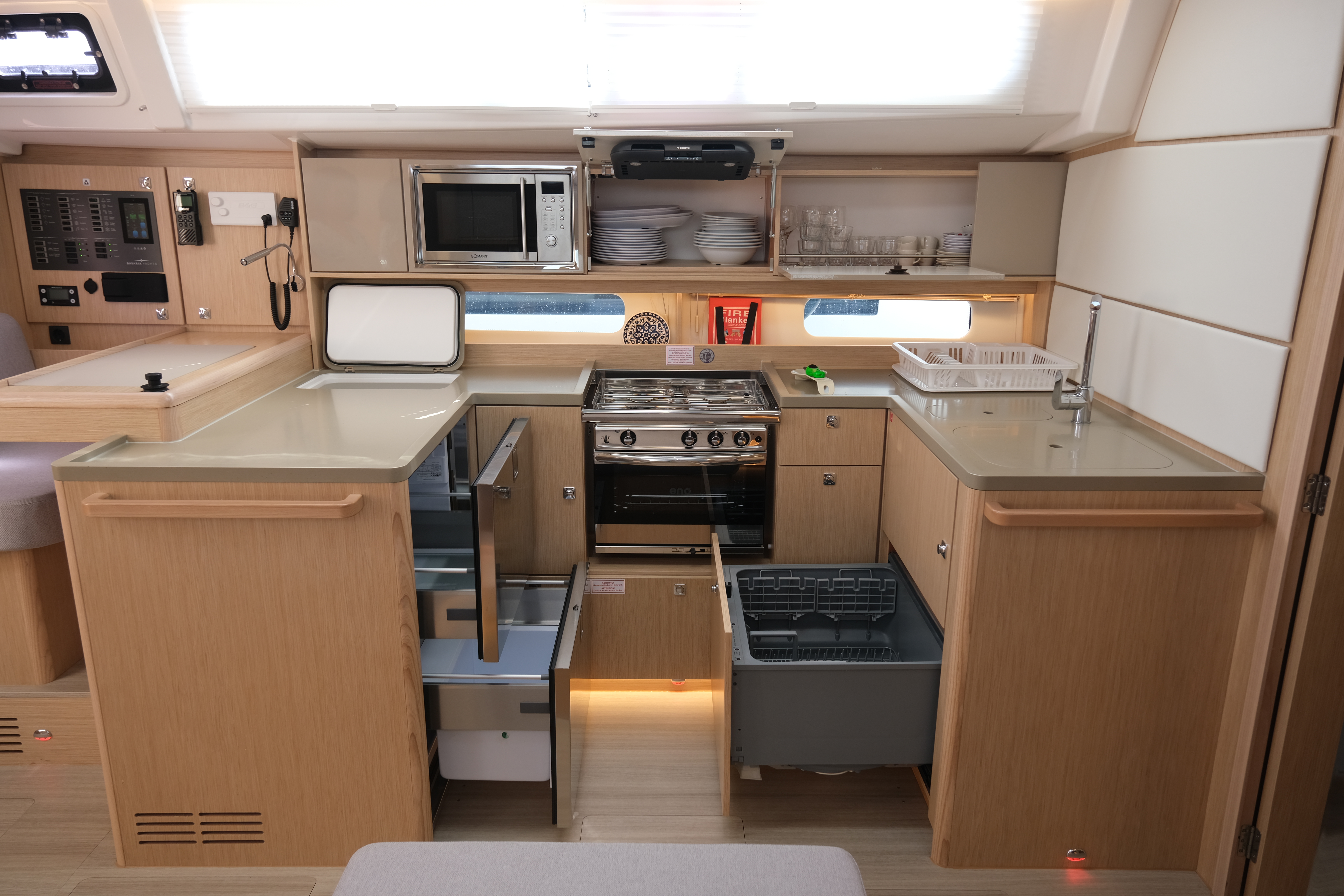 Yacht image 22