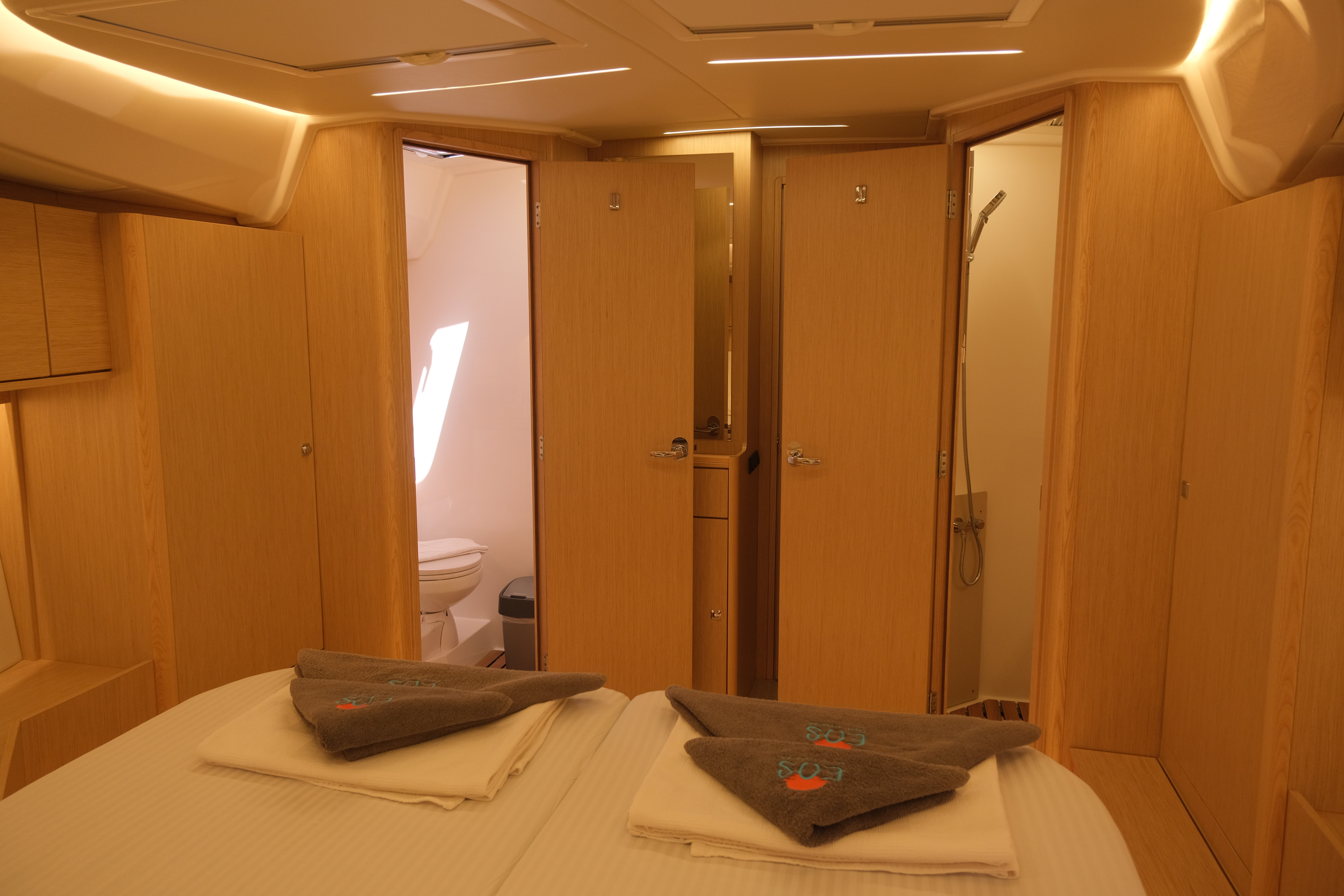 Yacht image 26