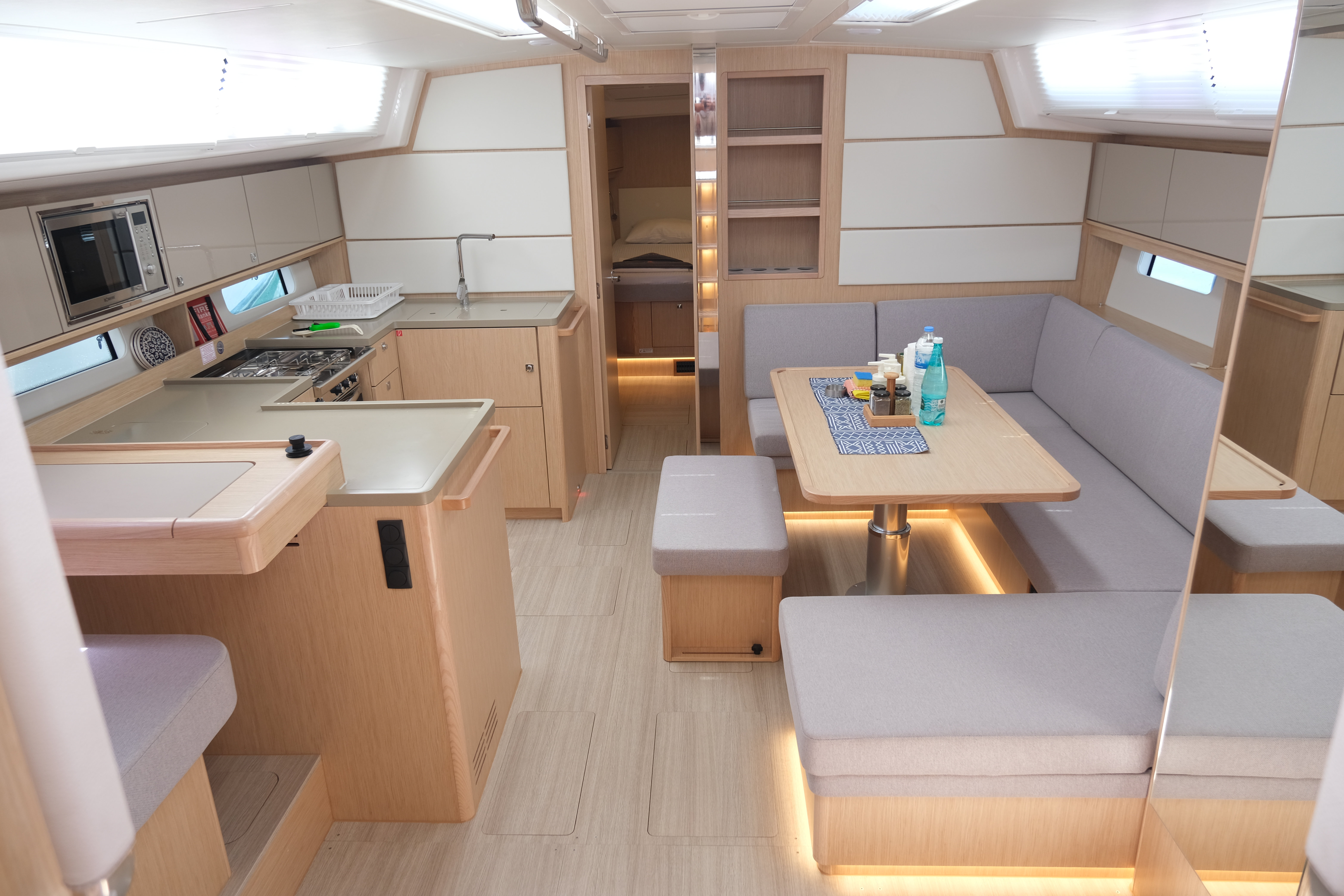 Yacht image 11