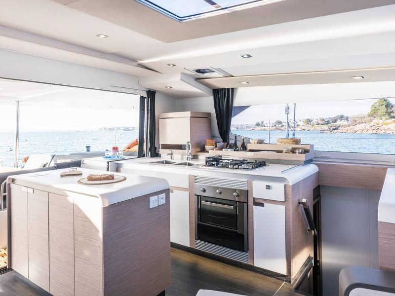 Aura 51 Octantis — yacht photo 1