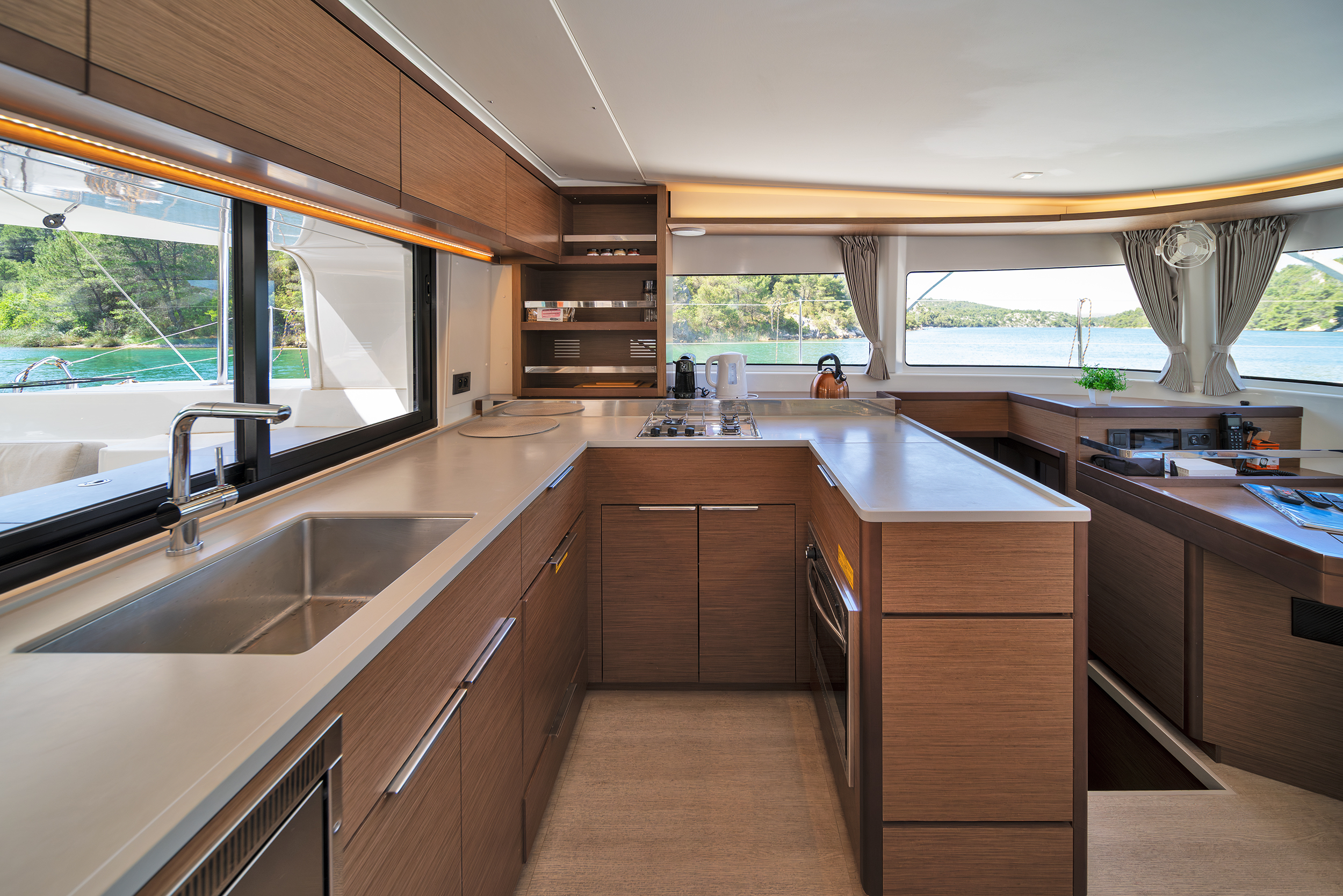 Yacht image 11