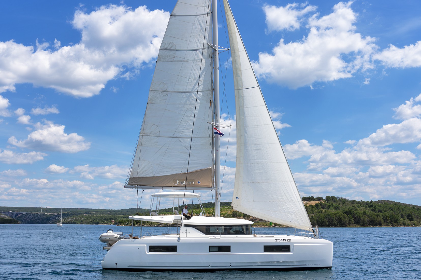 Yacht image 22