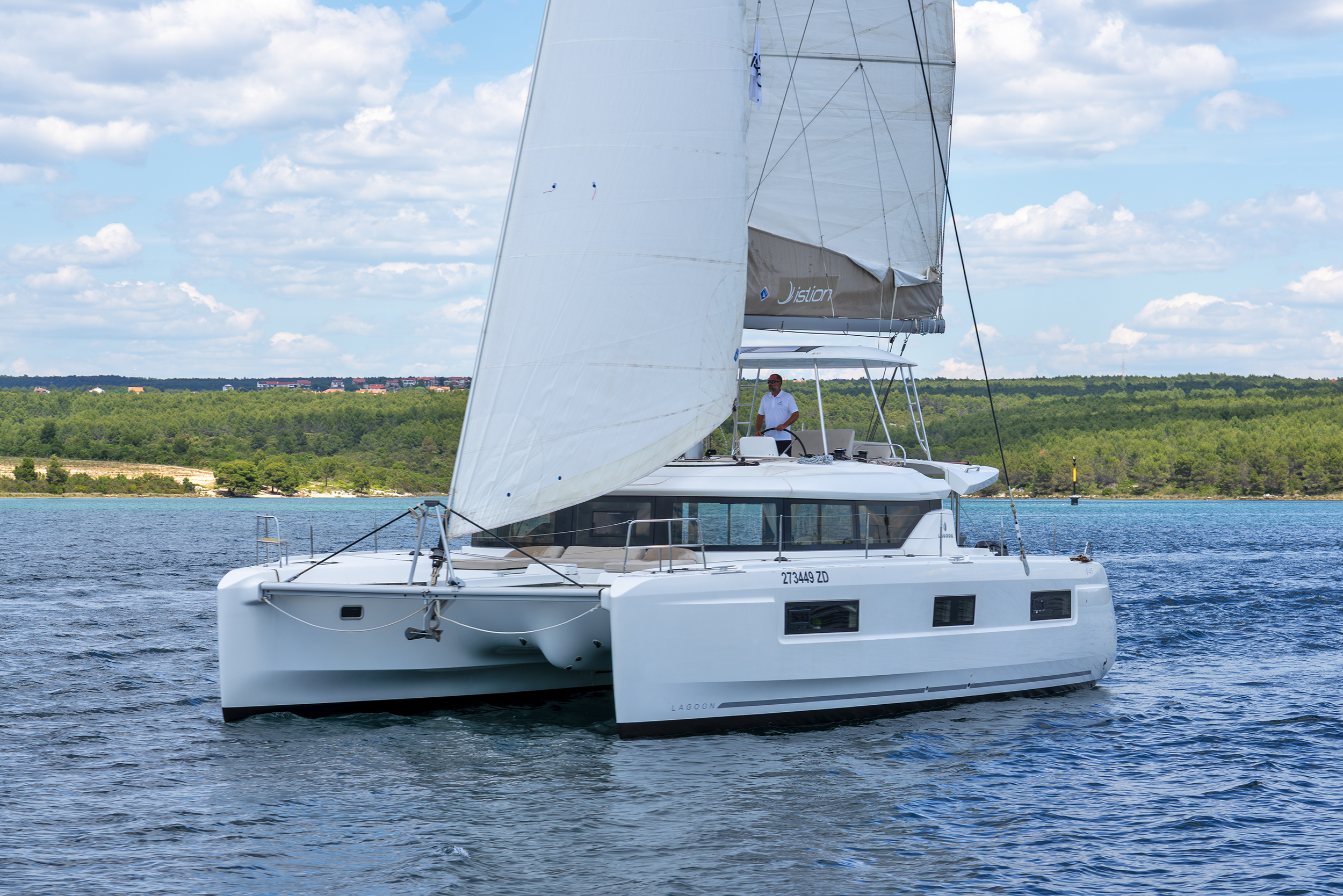 Yacht image 6