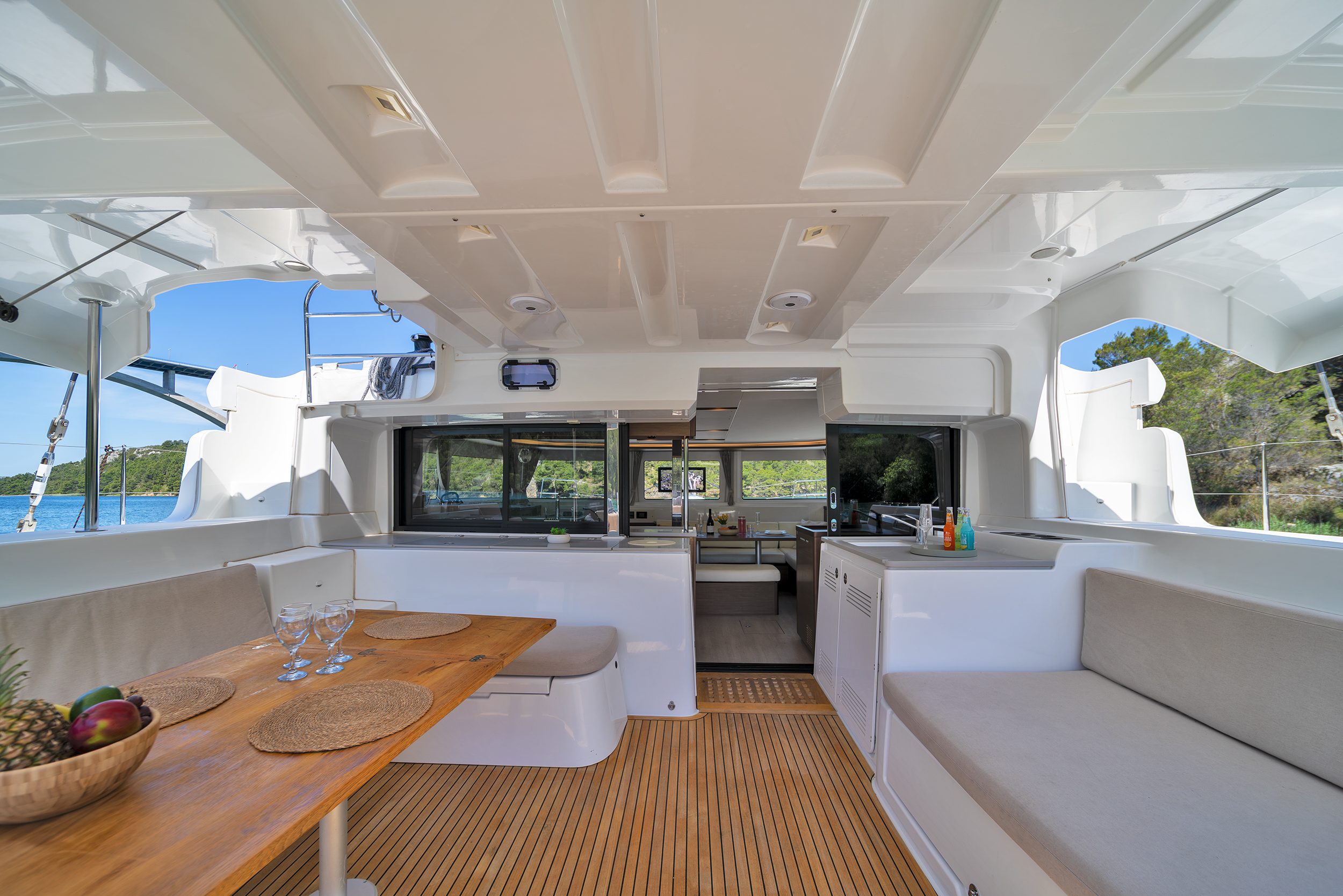 Yacht image 14