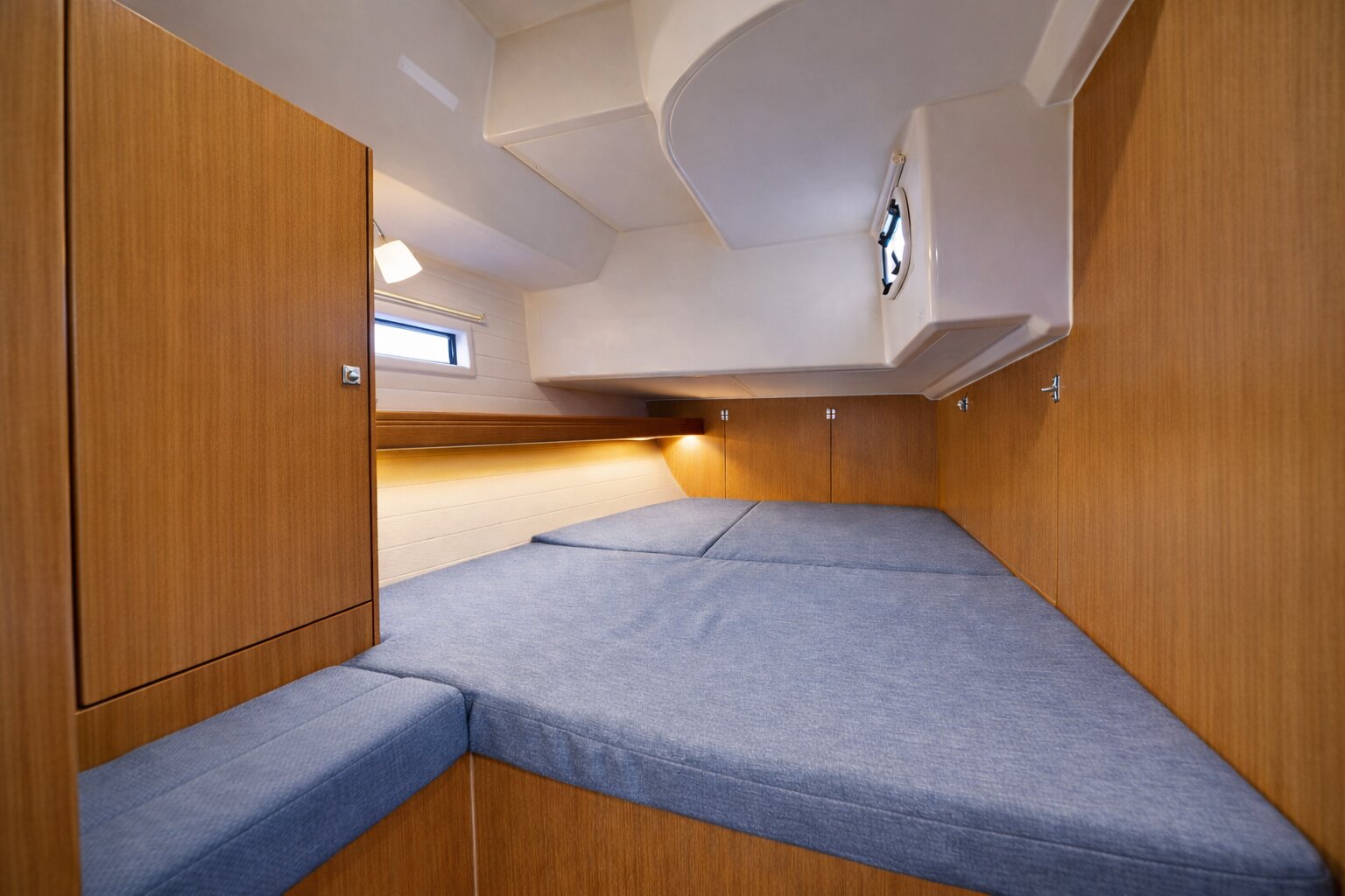 Yacht image 2