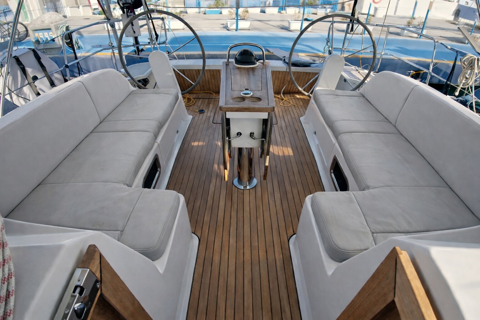 Yacht image 12