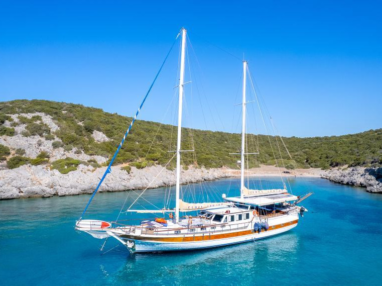 Yacht image 28