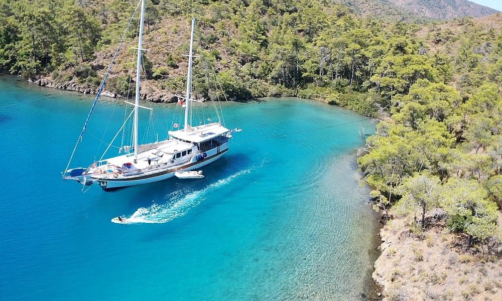 Yacht image 23