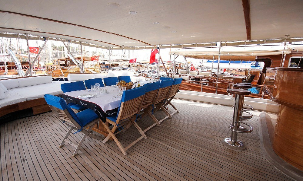 Yacht image 2