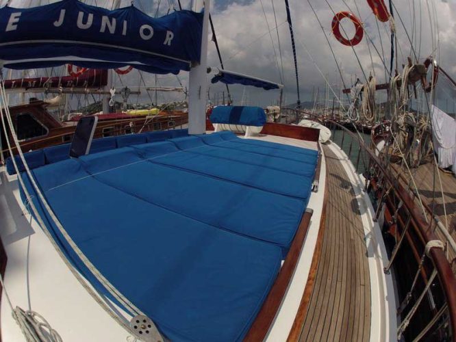 Yacht image 13