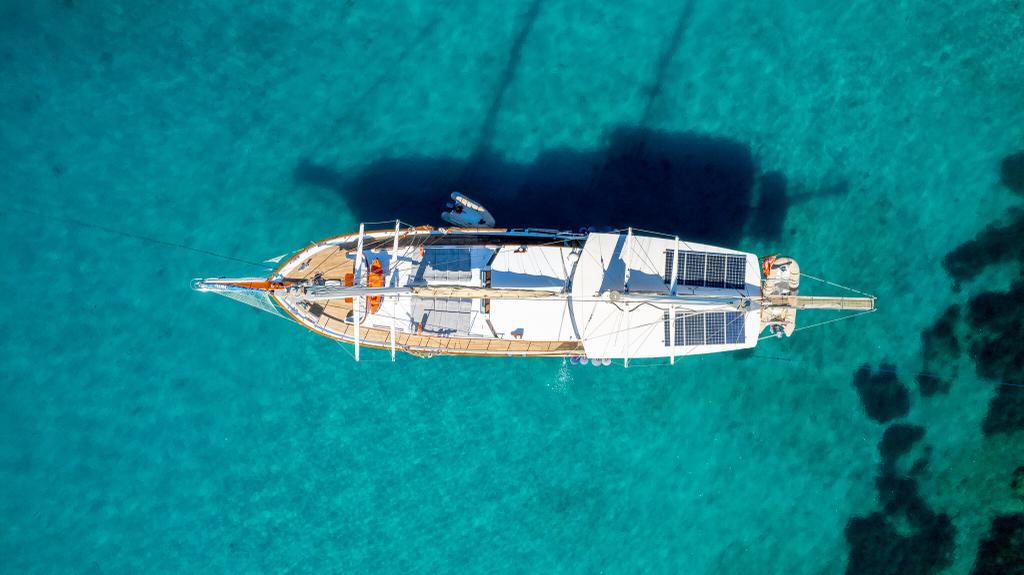 Yacht image 26
