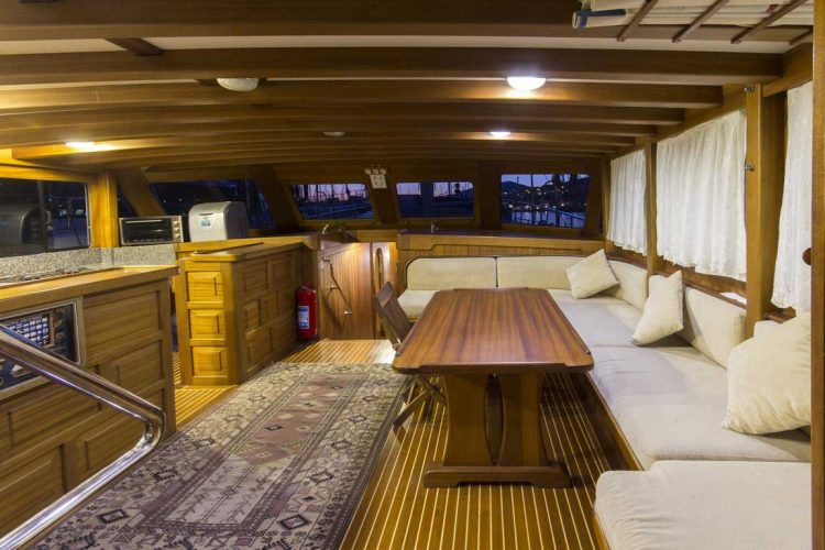 Yacht image 30