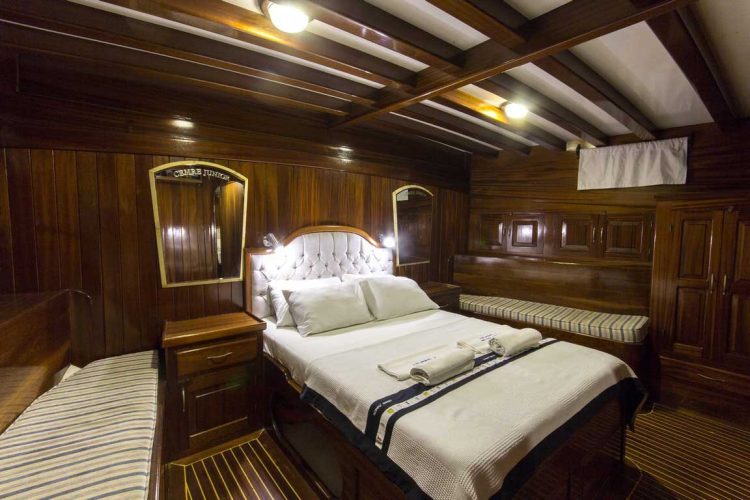 Yacht image 21