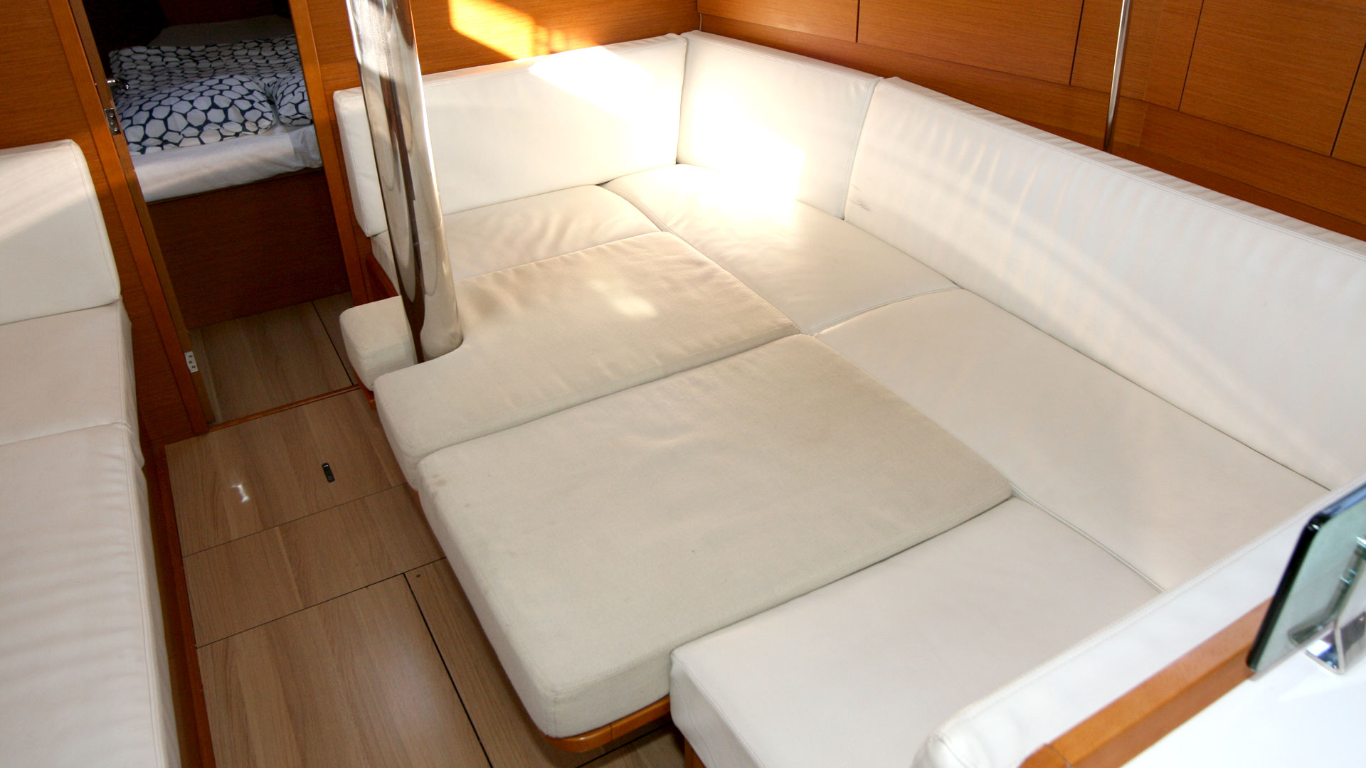 Foto Sun Odyssey 389 22
