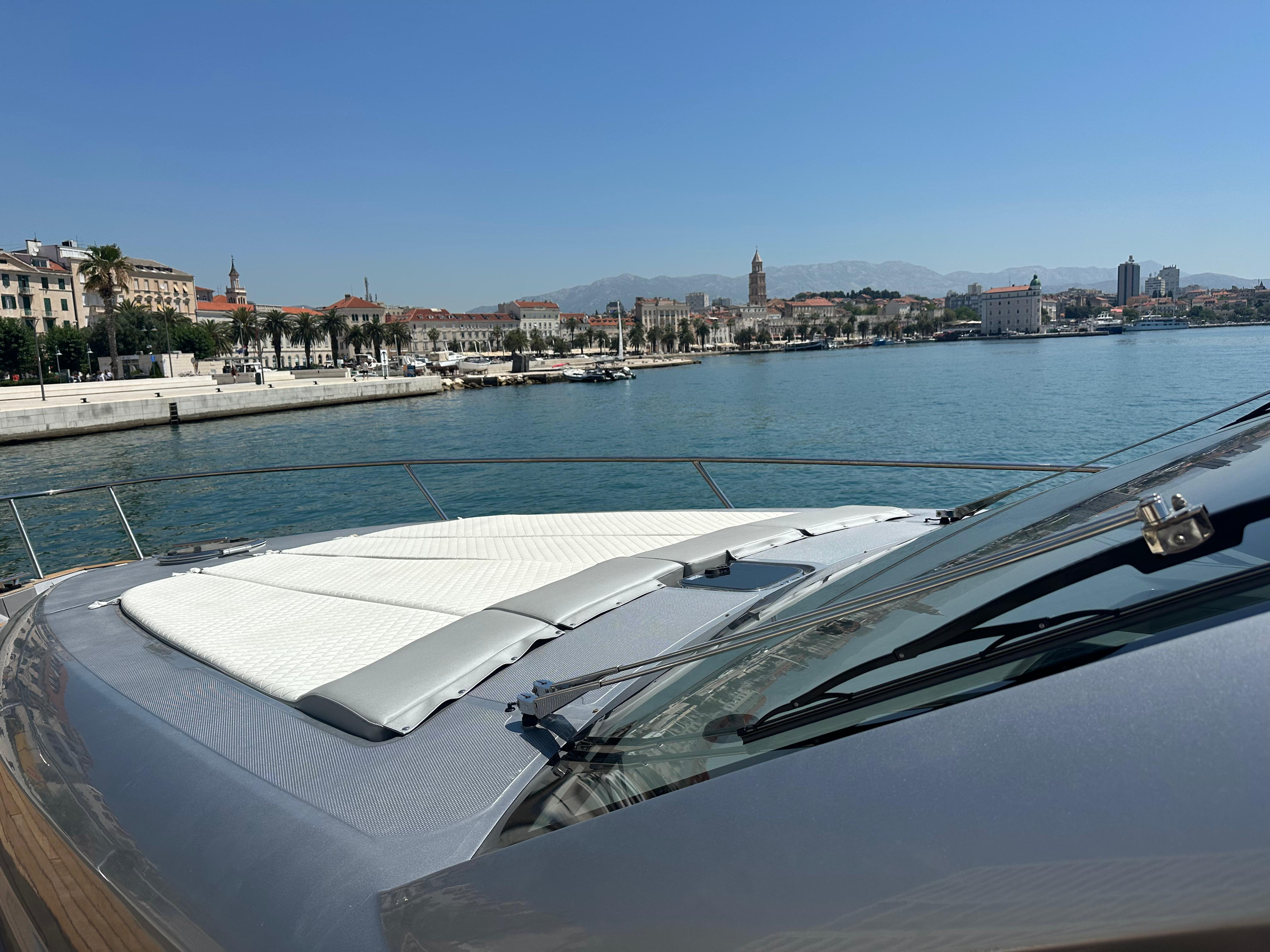 Yacht image 43