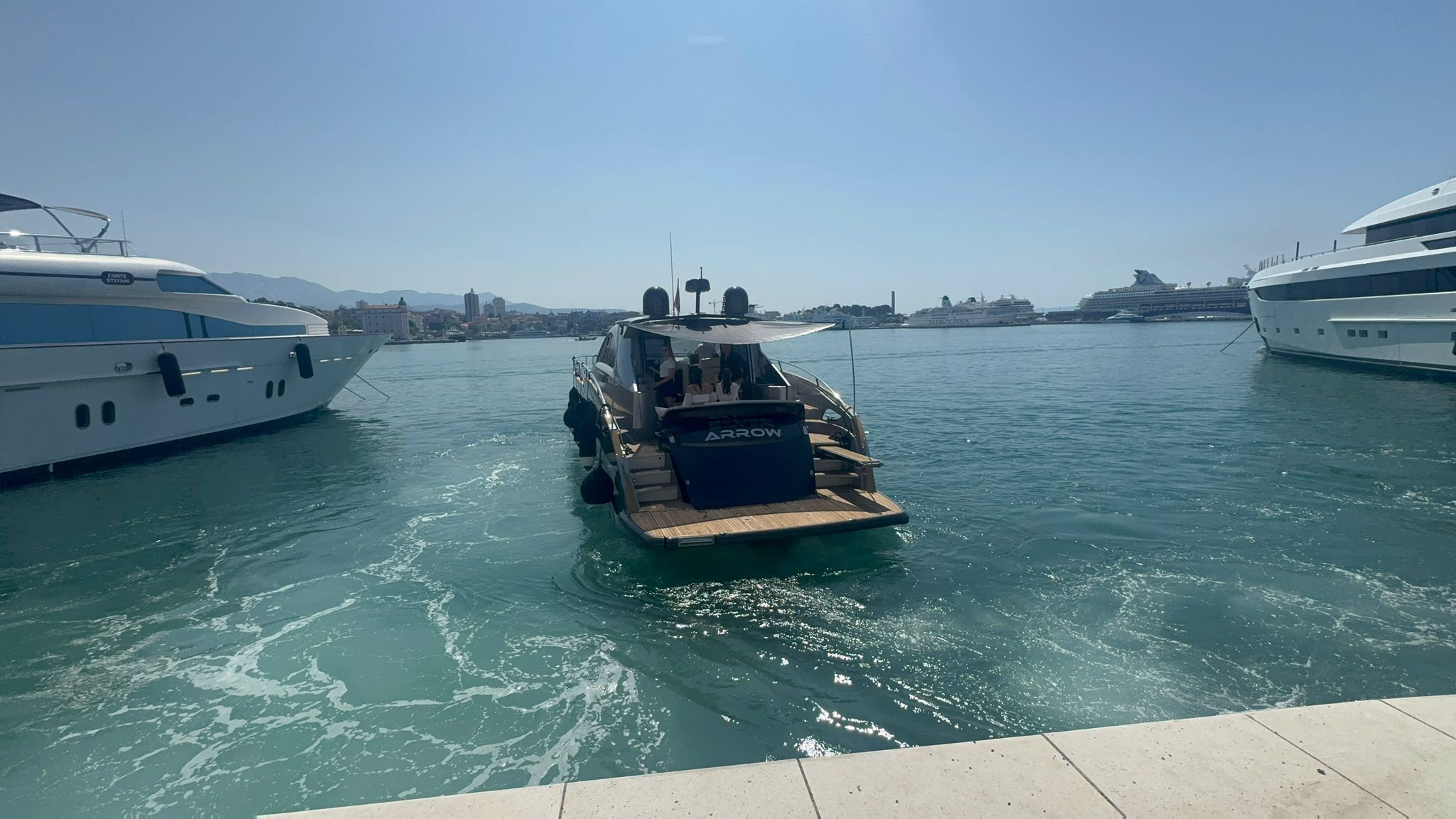 Yacht image 16