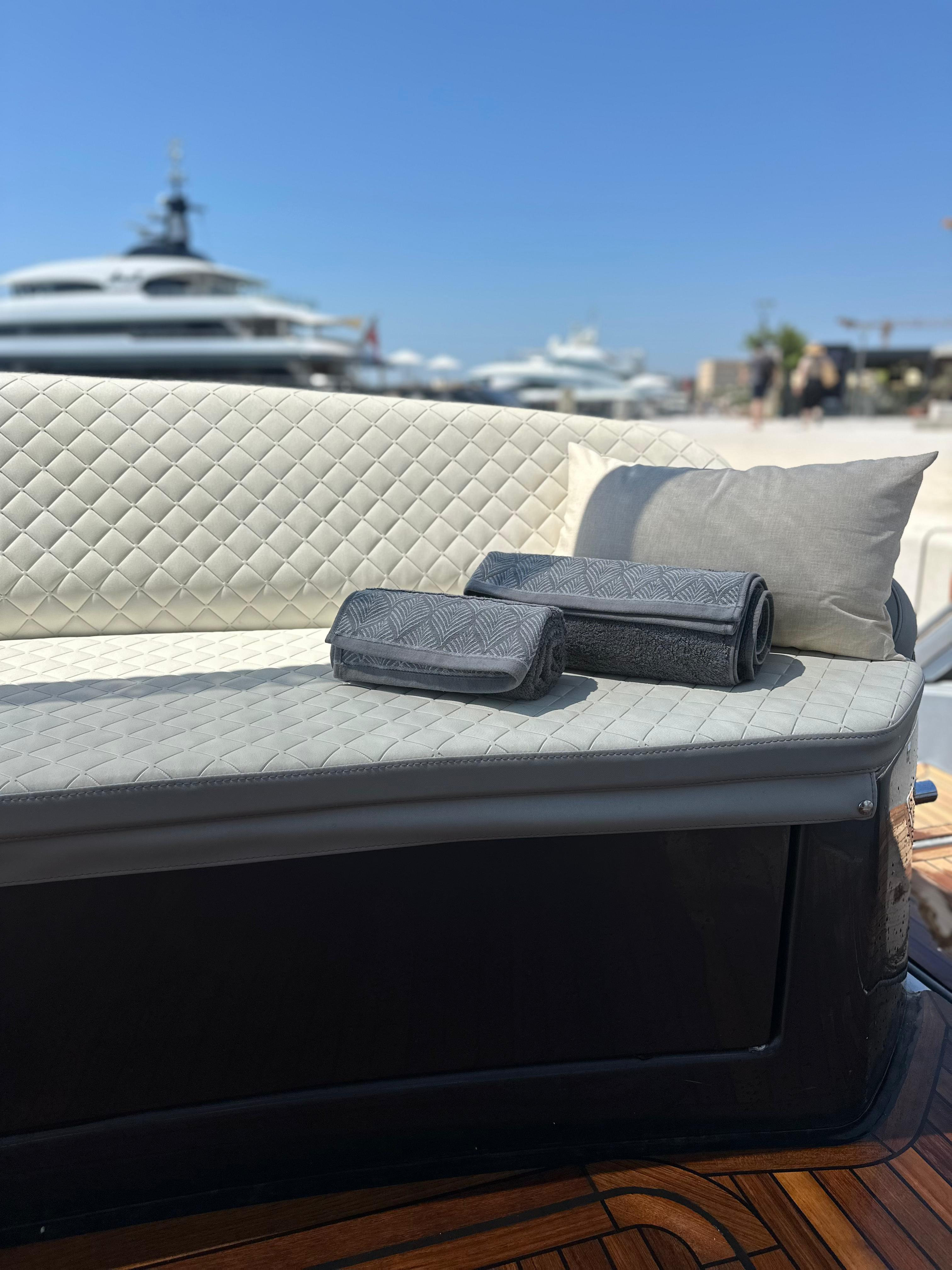 Yacht image 20