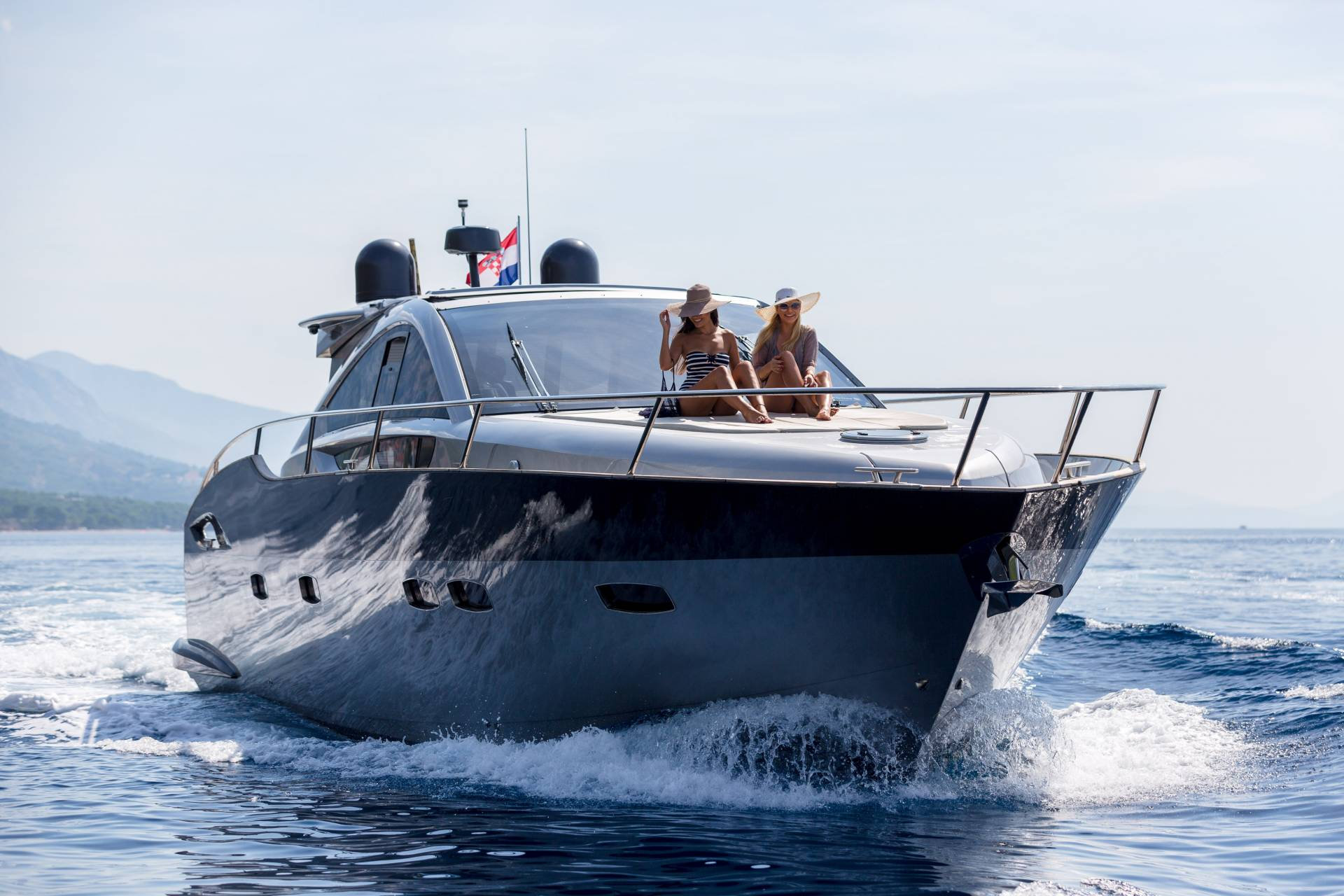Yacht image 24
