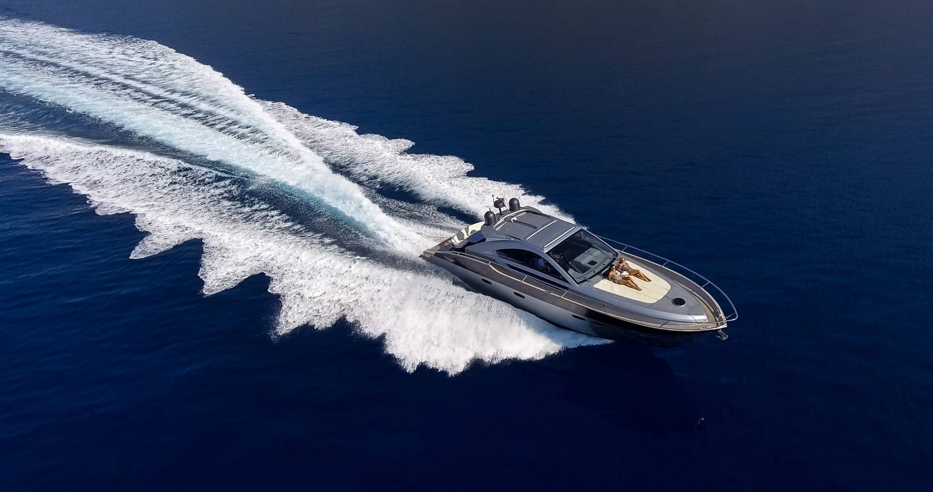 Yacht image 17