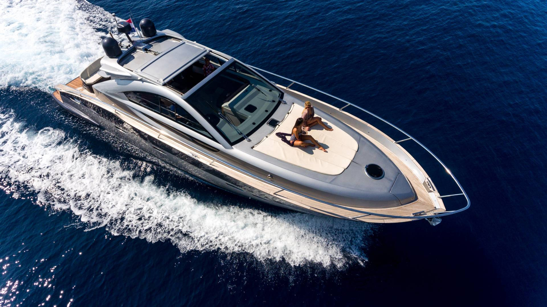 Yacht image 27