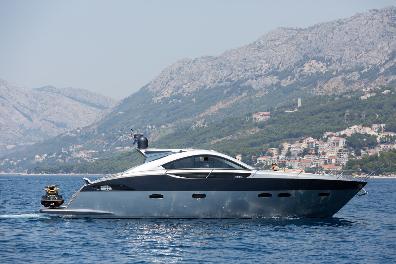 Yacht image 30