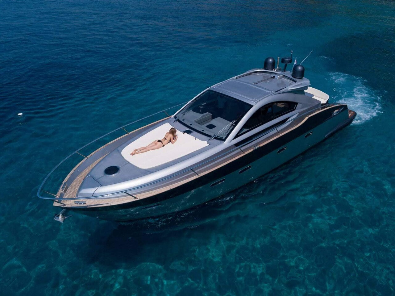 Yacht image 12