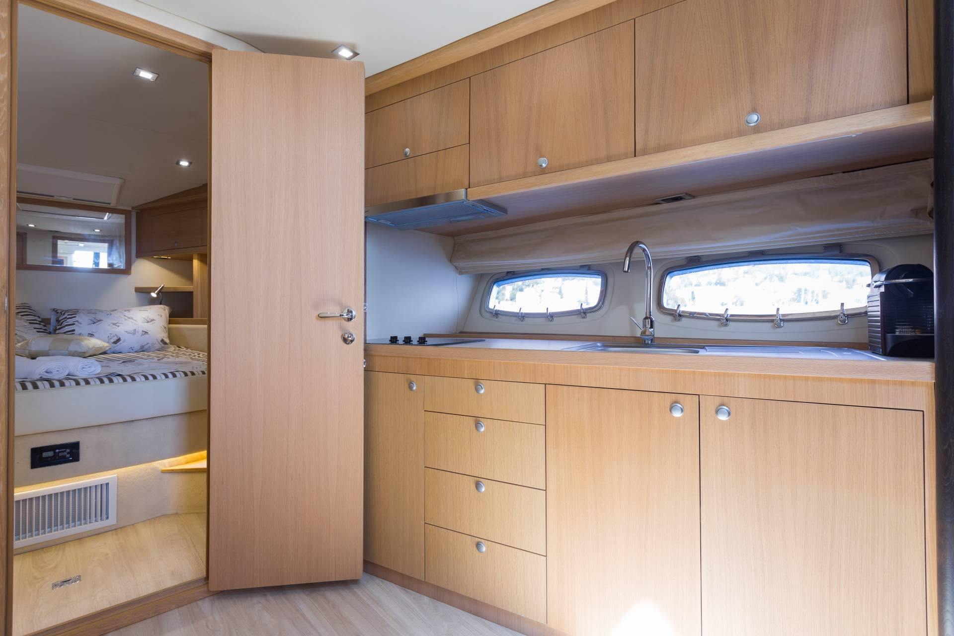 Yacht image 35