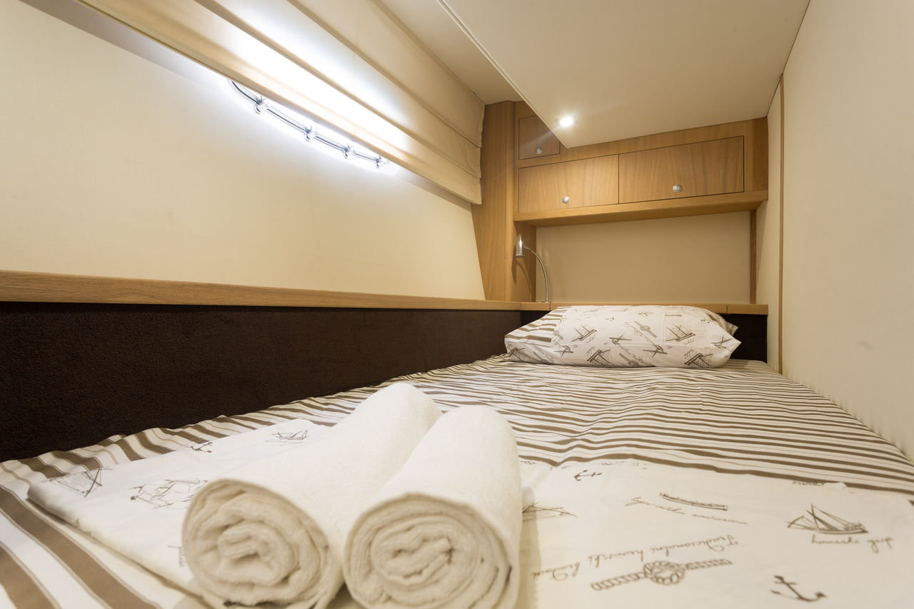 Yacht image 34