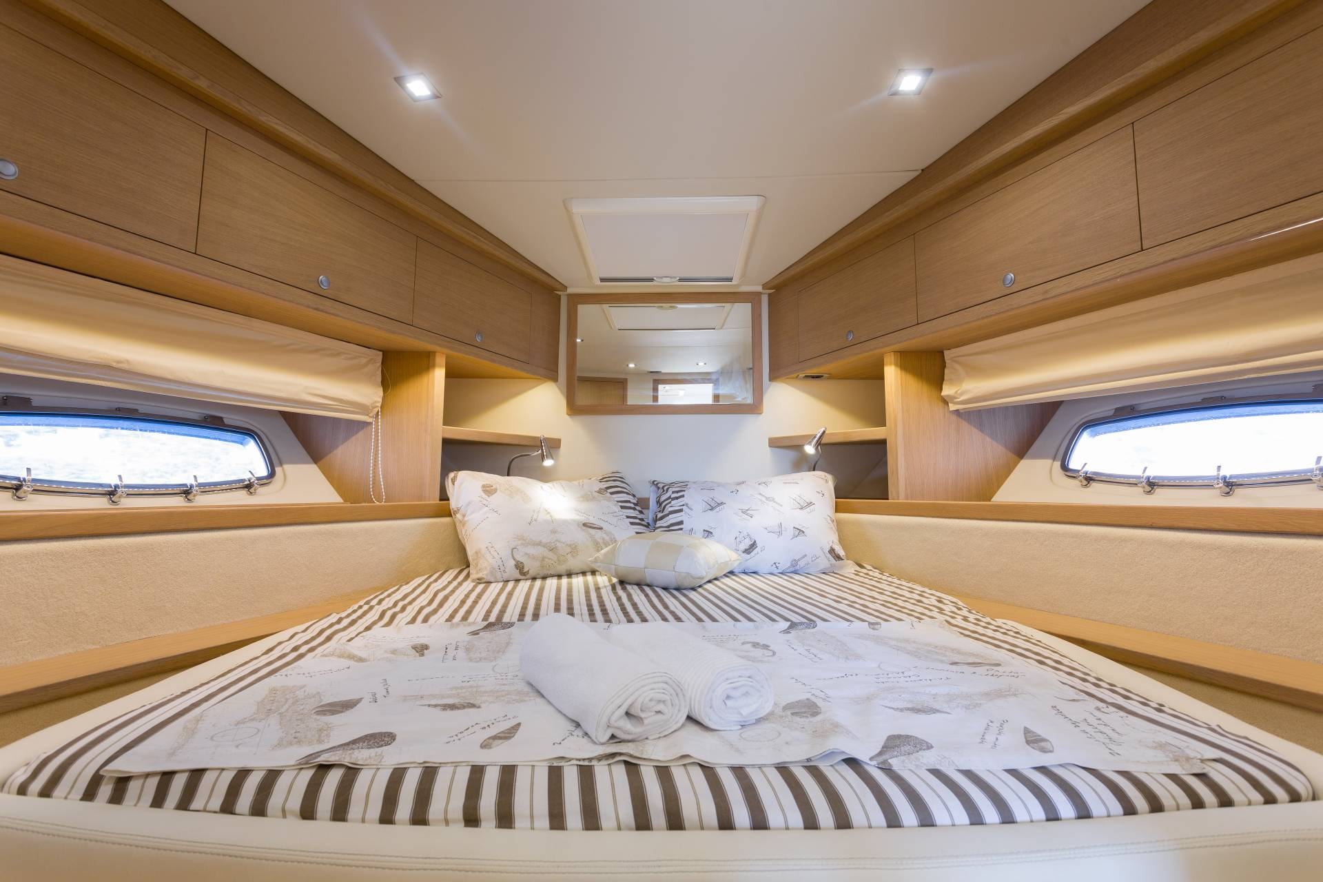 Yacht image 5