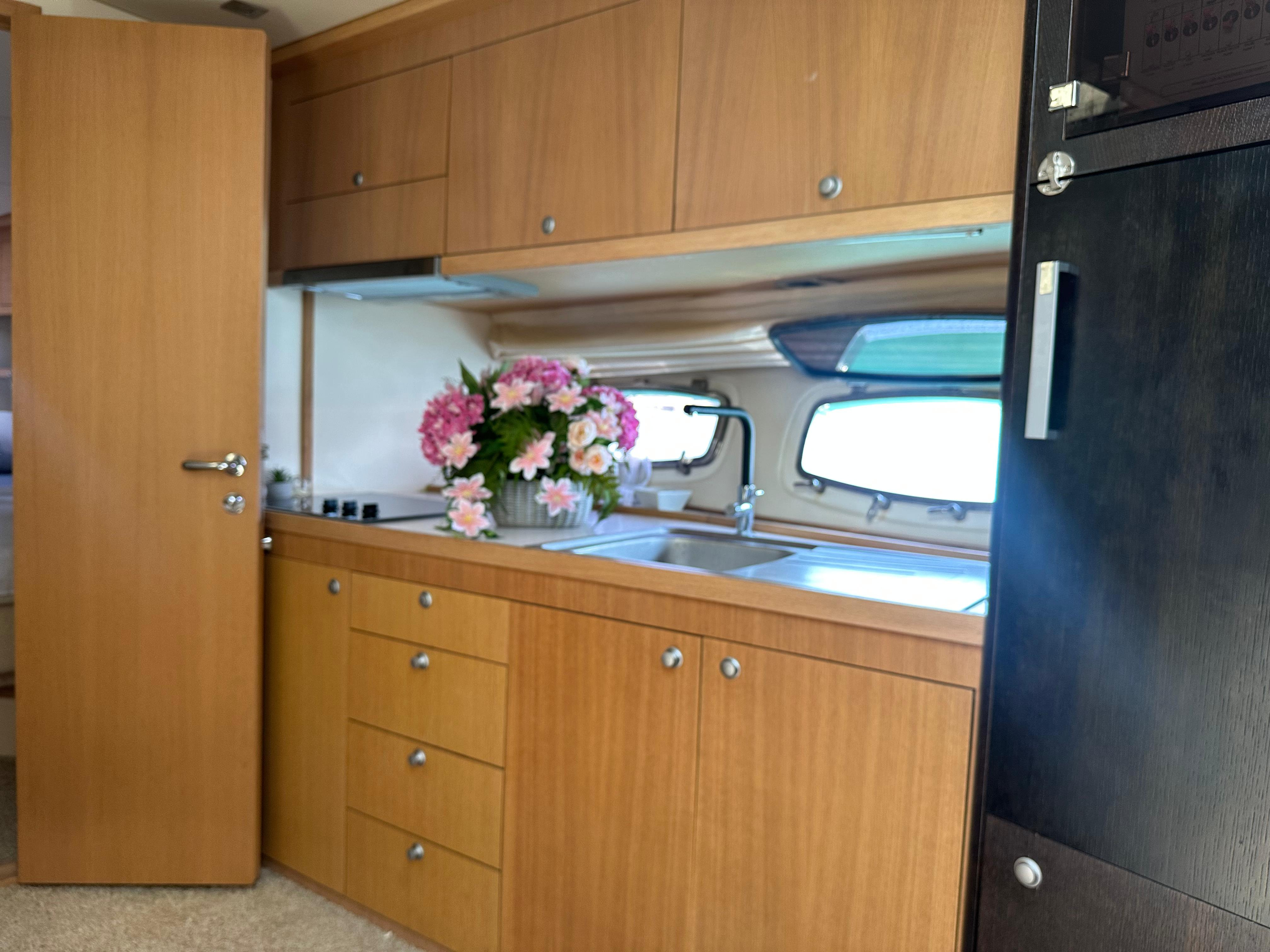 Yacht image 3