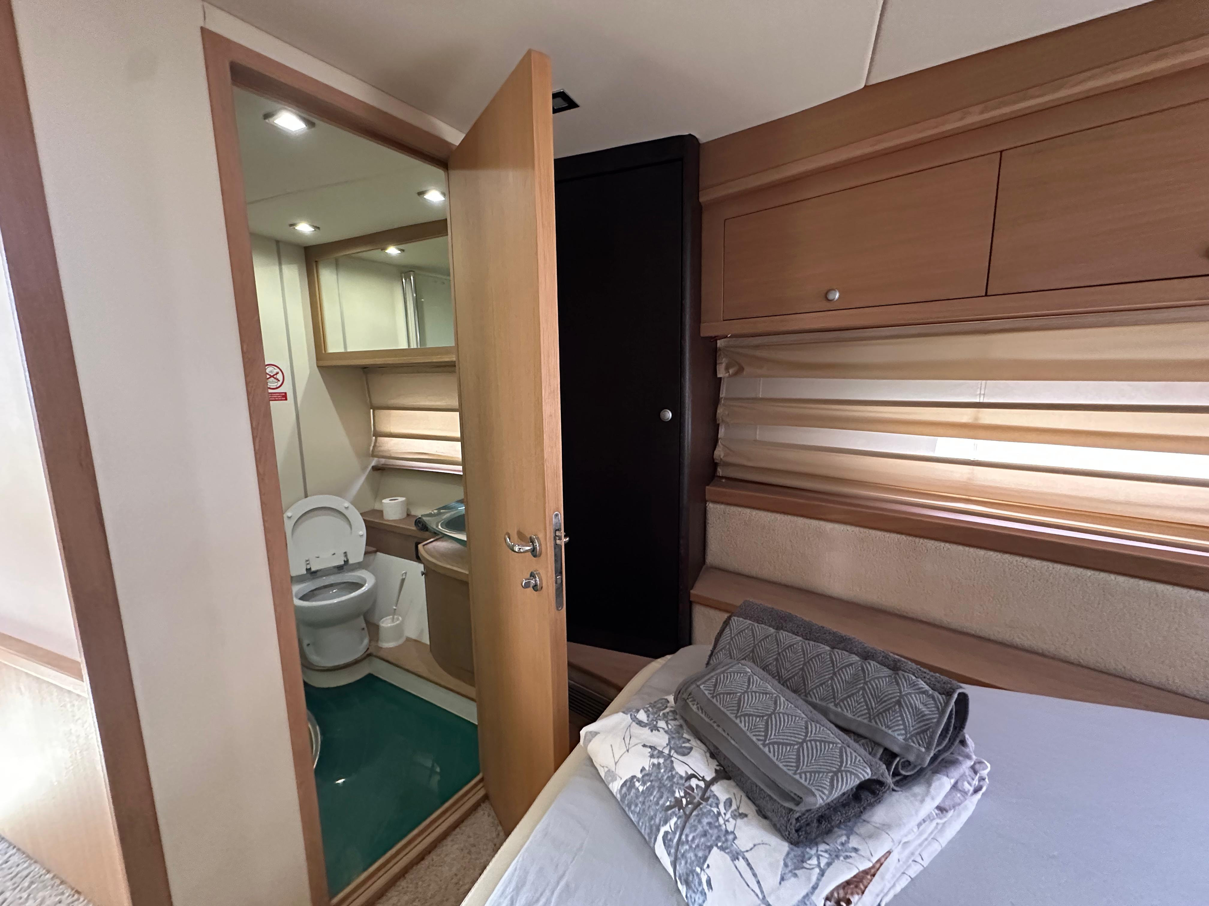 Yacht image 32