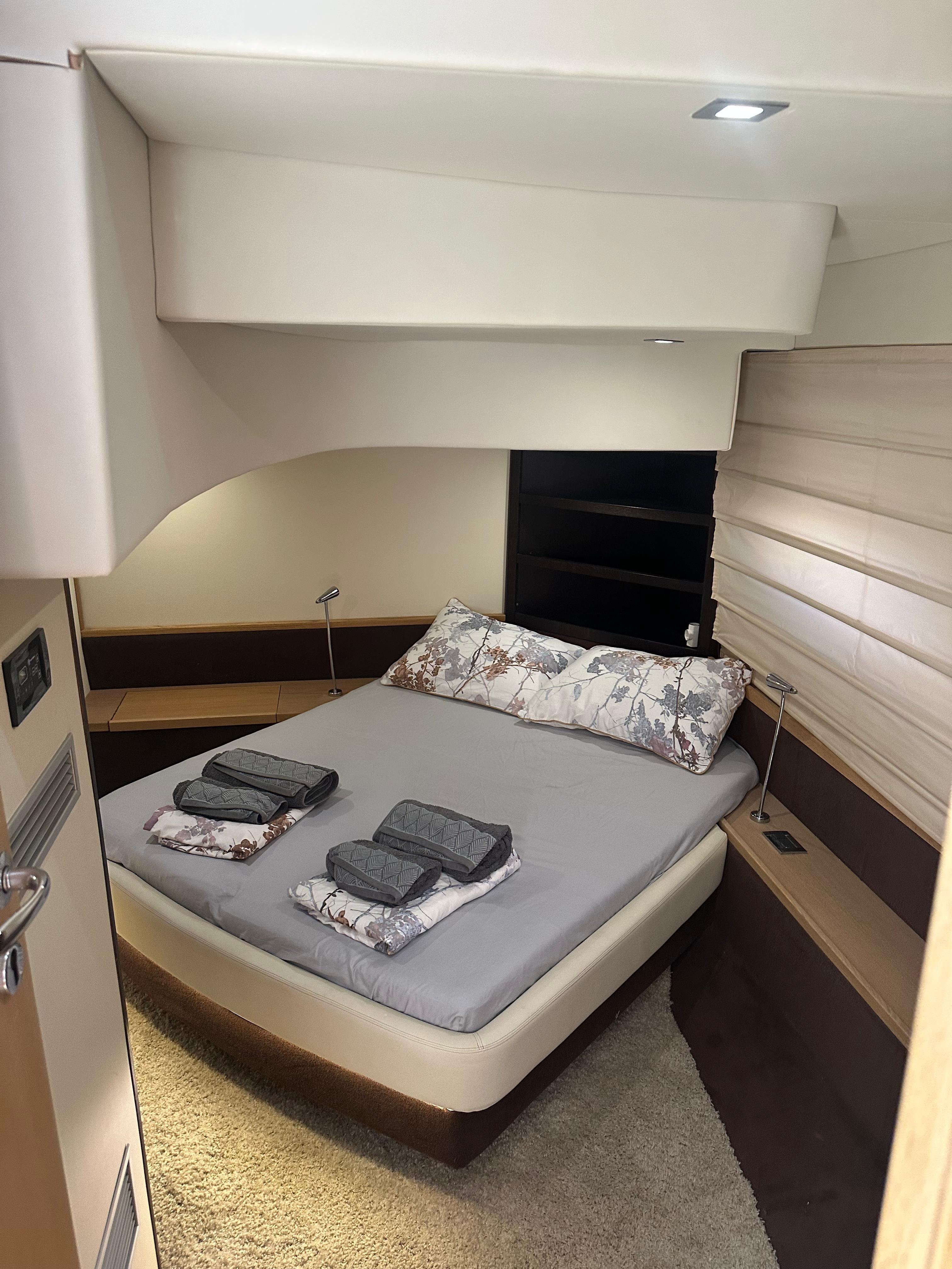 Yacht image 25