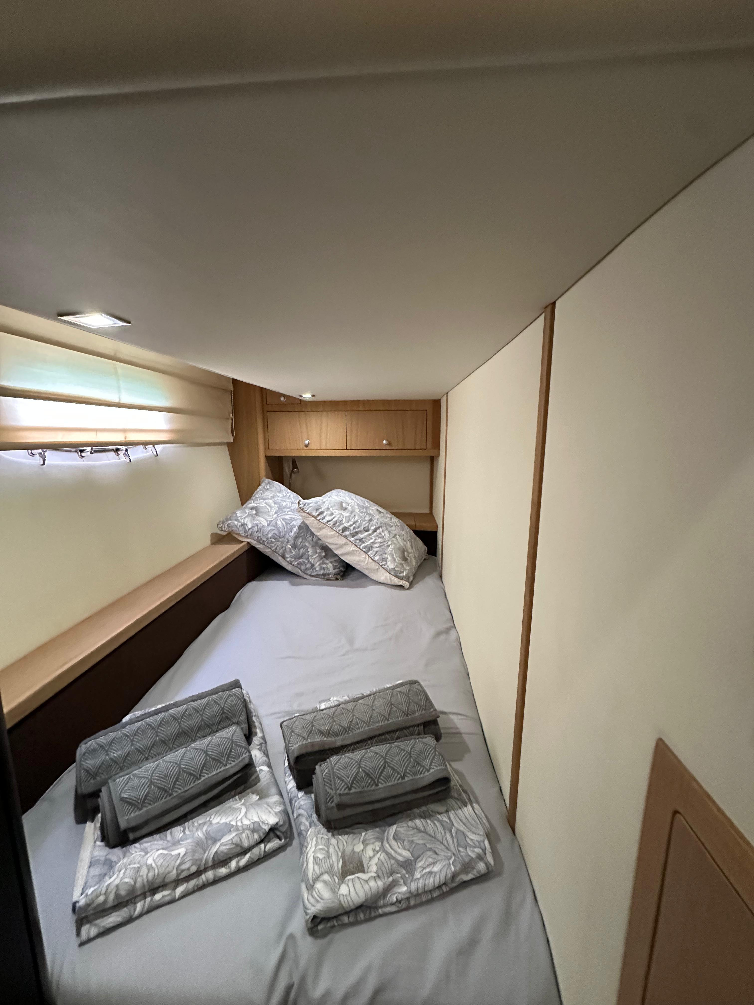 Yacht image 19