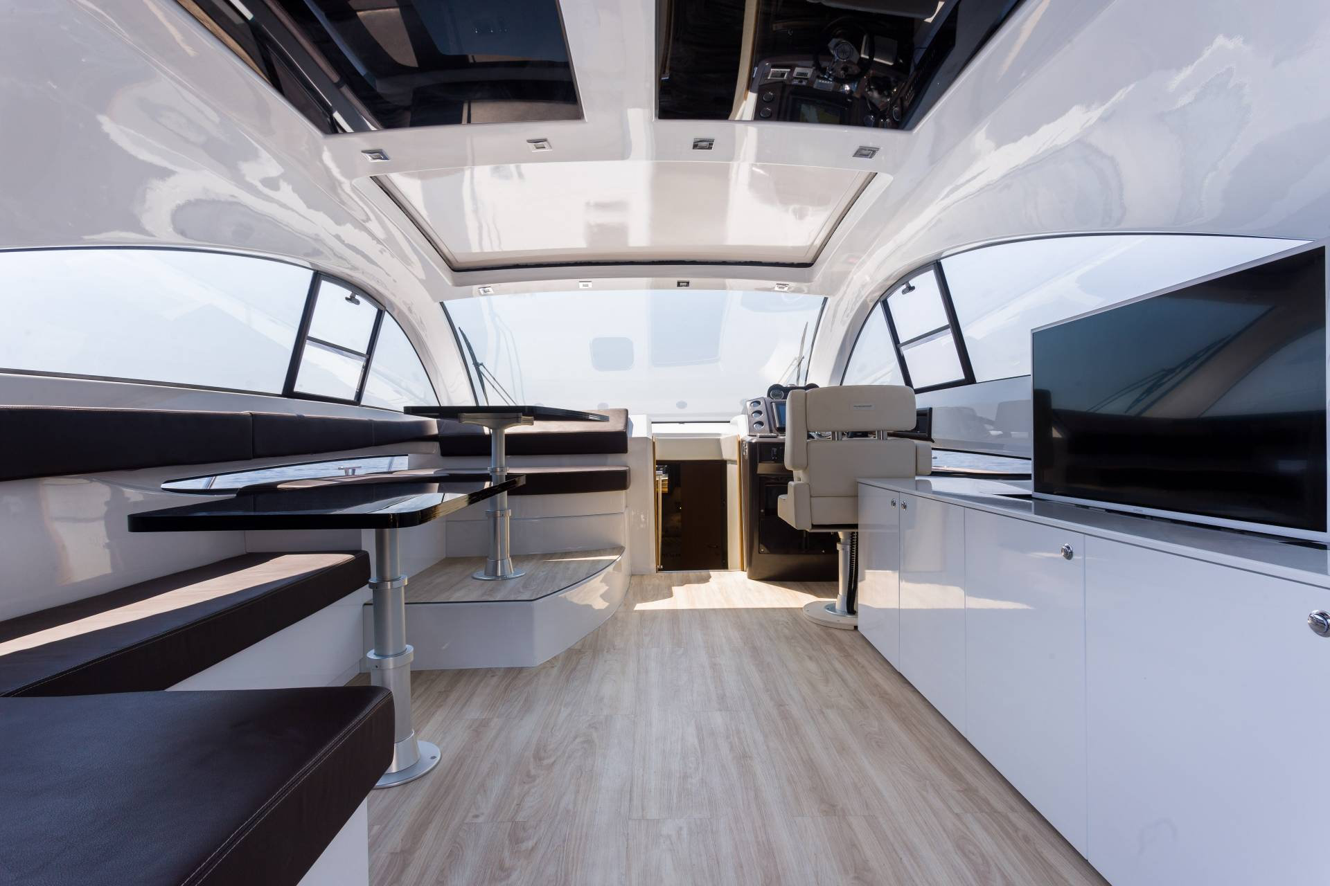 Yacht image 11