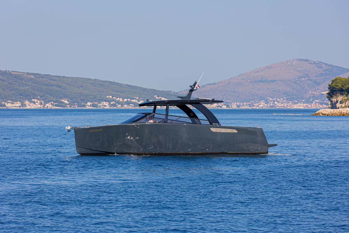 Yacht image 1